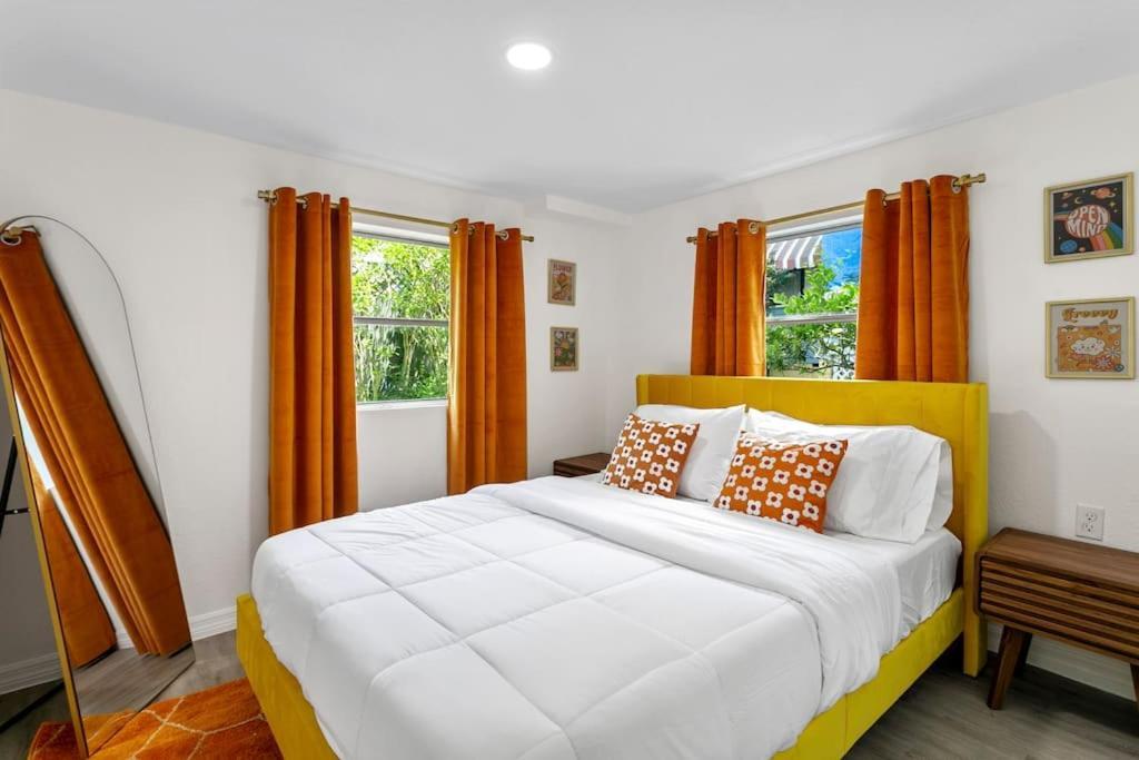 That 70'S Themed Apt Close To Coffee, Food + Shops Tampa Dış mekan fotoğraf