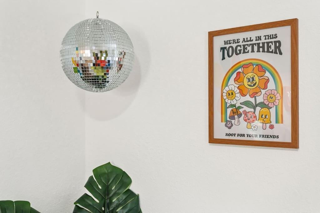 That 70'S Themed Apt Close To Coffee, Food + Shops Tampa Dış mekan fotoğraf